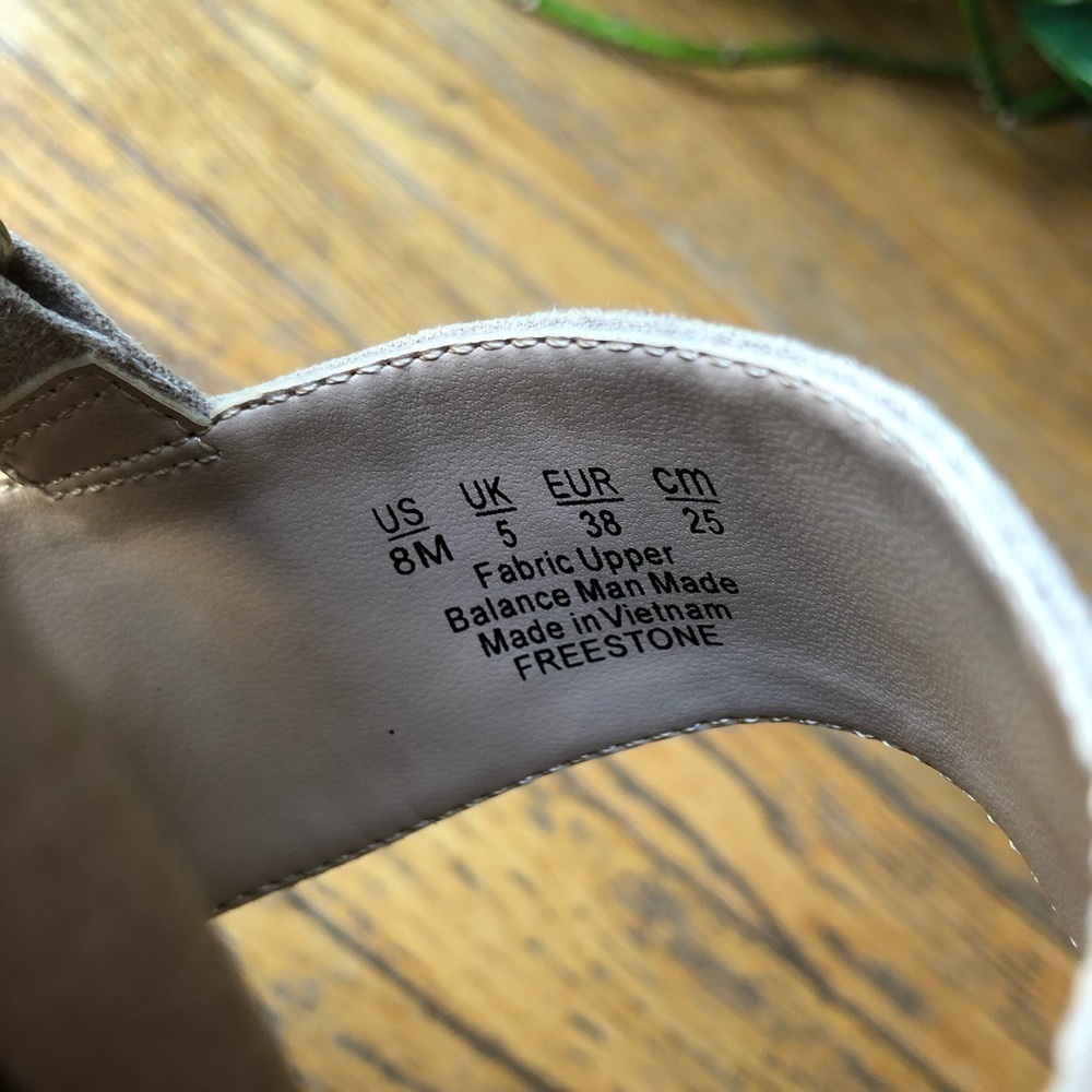 NWOB Dr. Scholl's Freestone Tan Low Heel Sandals - Picture 4 of 9